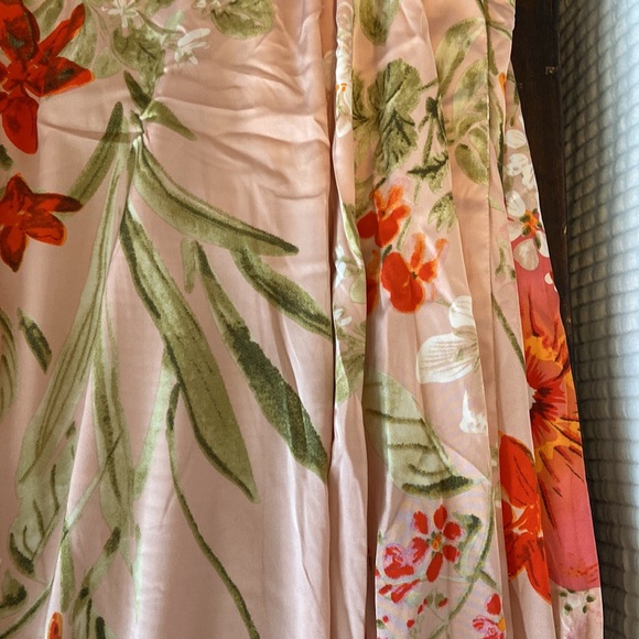 Size L lulus wedding guest dress - Picture 2 of 4